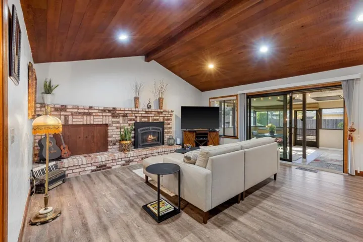 18979 Robinson Road, Sonoma, California 95476