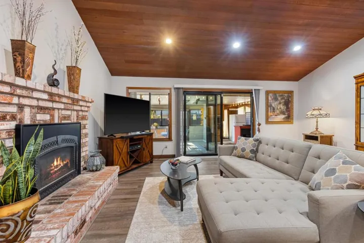 18979 Robinson Road, Sonoma, California 95476
