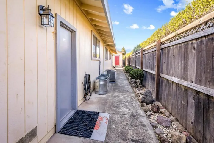 18979 Robinson Road, Sonoma, California 95476