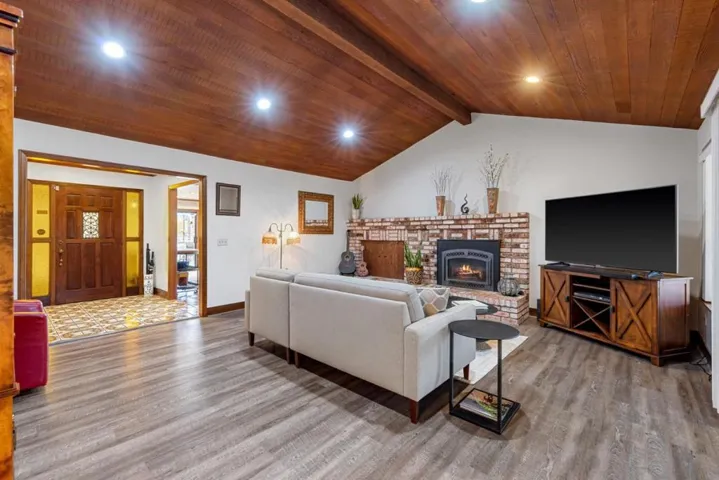 18979 Robinson Road, Sonoma, California 95476