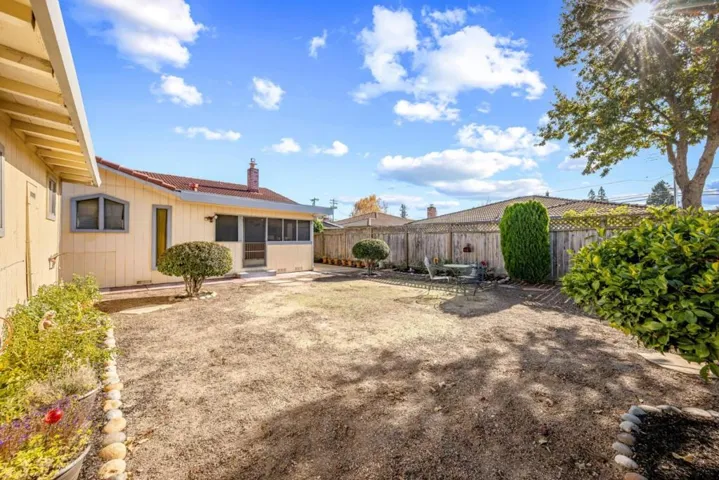 18979 Robinson Road, Sonoma, California 95476