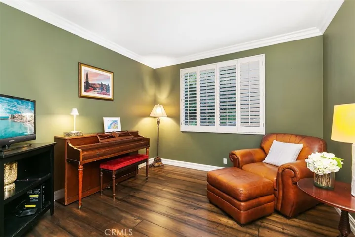 main floor office / bedroom
