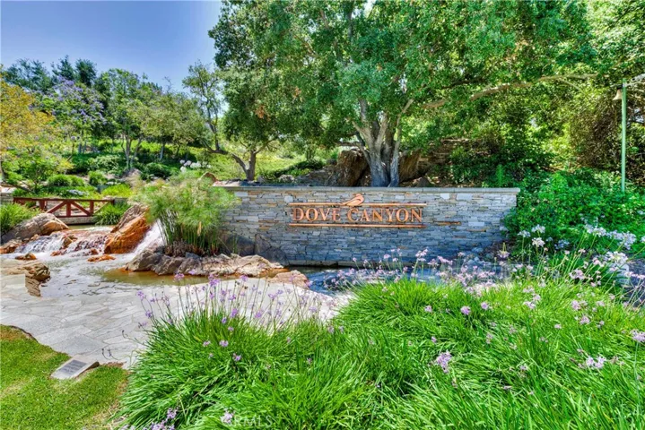 Entrance of Dove Canyon