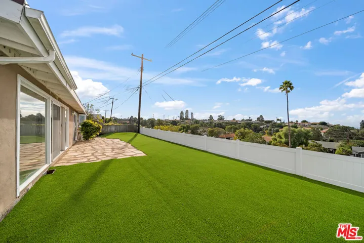 27041 Whitestone Road, Rancho Palos Verdes, California 90275