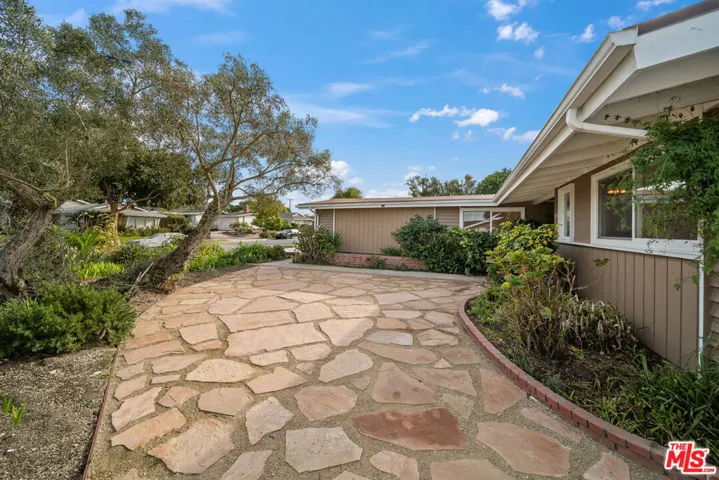 27041 Whitestone Road, Rancho Palos Verdes, California 90275