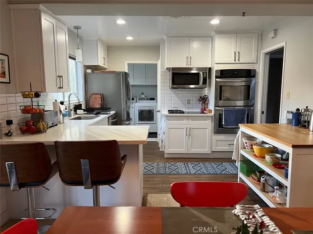 870 Miami Court, Claremont, California 91711