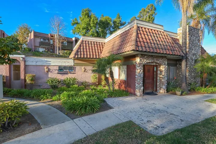 1405 North Broadway Unit D, Escondido, California 92026