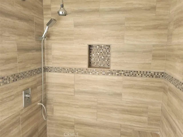 818 Live Oak Place, Corona, California 92882