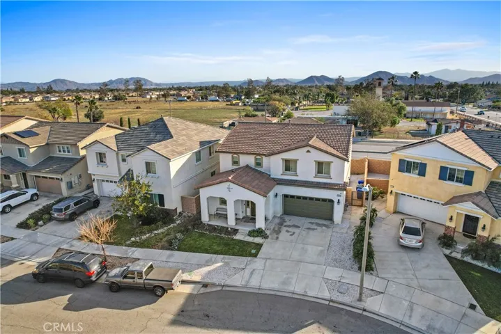 16731 Kalmia Lane, Fontana, California 92336