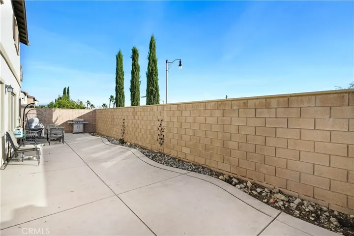 16731 Kalmia Lane, Fontana, California 92336