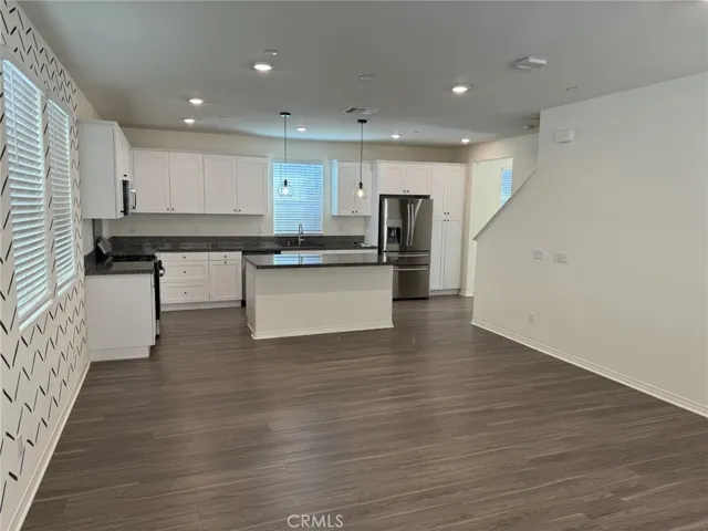 6069 Sendero Avenue, Eastvale, California 92880
