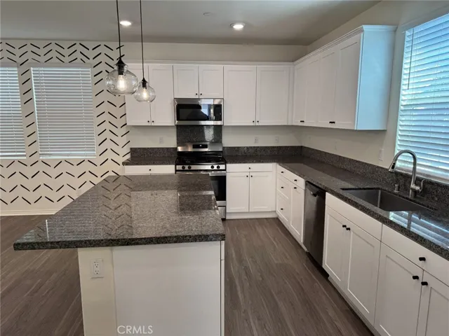 6069 Sendero Avenue, Eastvale, California 92880