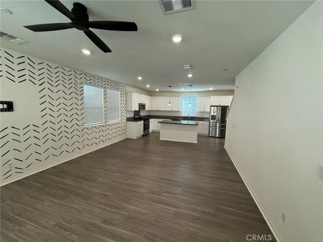 6069 Sendero Avenue, Eastvale, California 92880