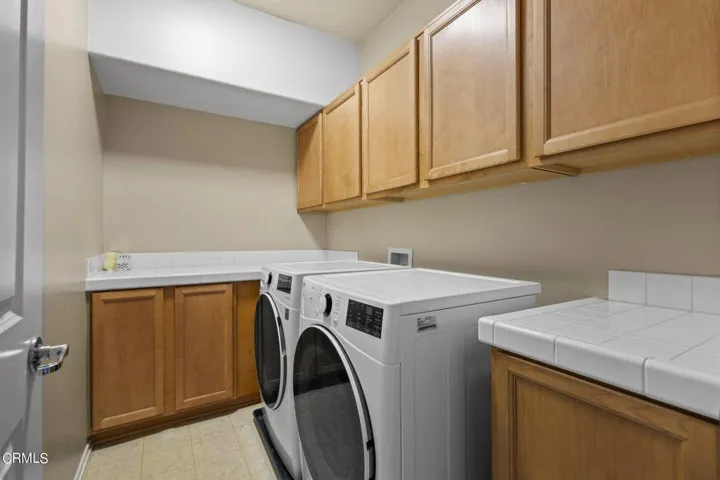 27-web-or-mls-UpmarketMedia_319Feather33