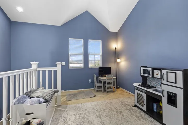 26-web-or-mls-UpmarketMedia_319Feather30