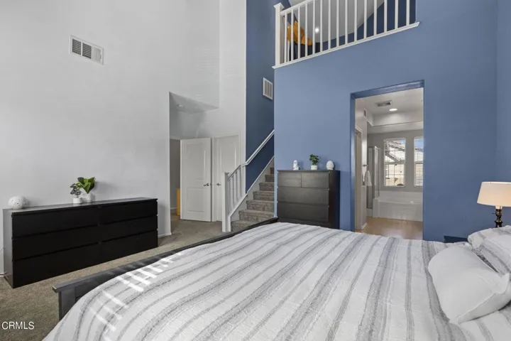 21-web-or-mls-UpmarketMedia_319Feather10