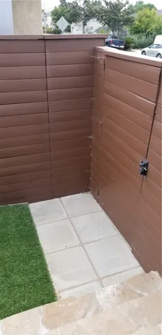 Back yard gateway
