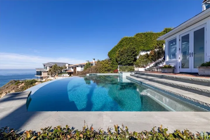 50 N La Senda Drive, Laguna Beach, California 92651