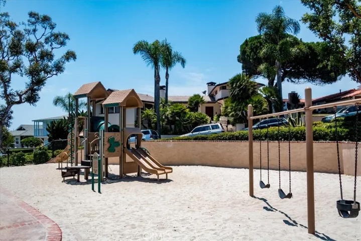 50 N La Senda Drive, Laguna Beach, California 92651