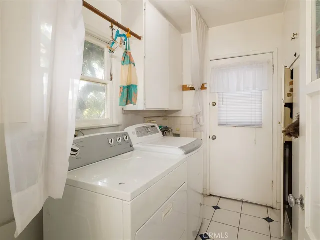 4385 Overland Avenue, Culver City, California 90230