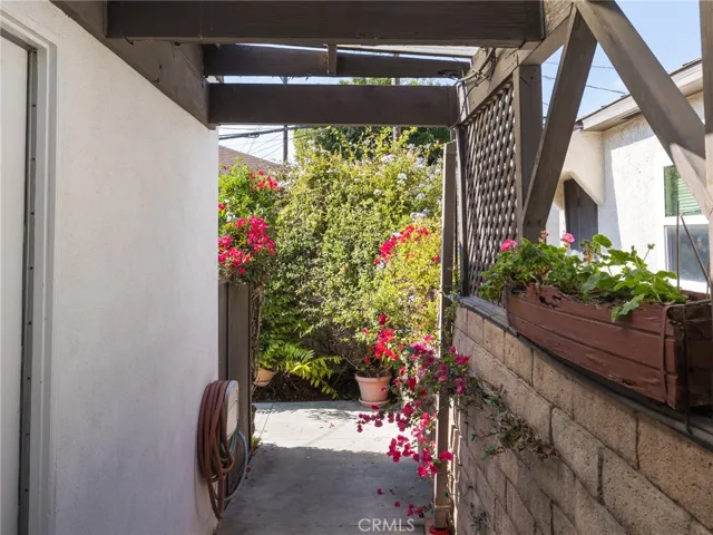 4385 Overland Avenue, Culver City, California 90230