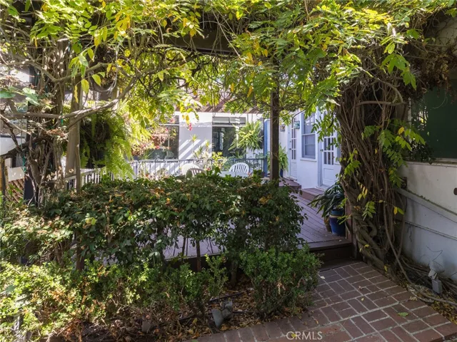 4385 Overland Avenue, Culver City, California 90230
