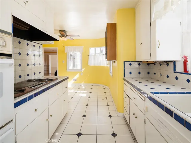 4385 Overland Avenue, Culver City, California 90230