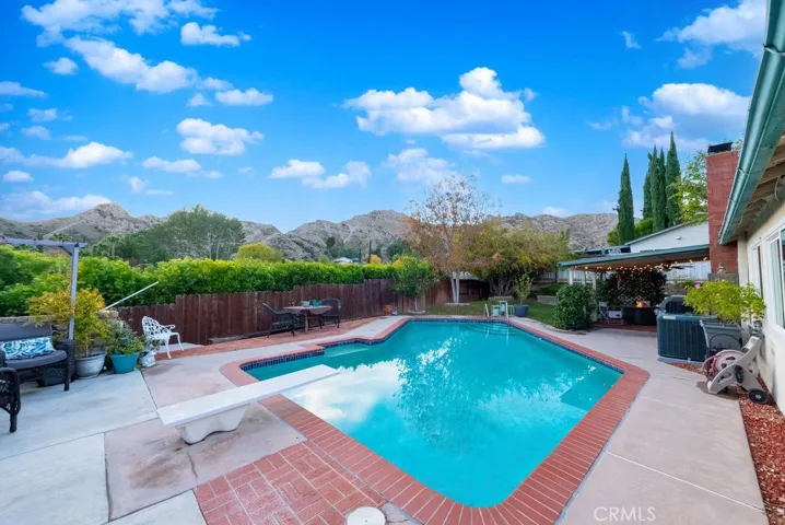 30341 Honeysuckle Hill Drive, Canyon Country, California 91387