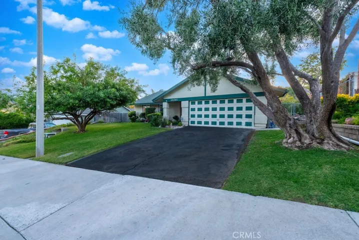 30341 Honeysuckle Hill Drive, Canyon Country, California 91387