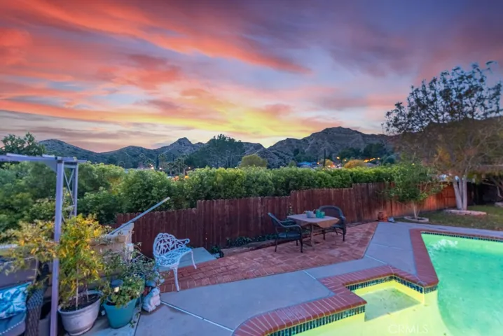 30341 Honeysuckle Hill Drive, Canyon Country, California 91387