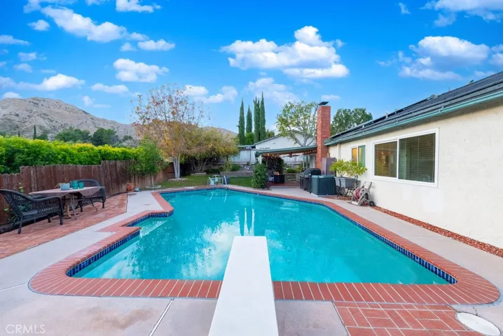 30341 Honeysuckle Hill Drive, Canyon Country, California 91387