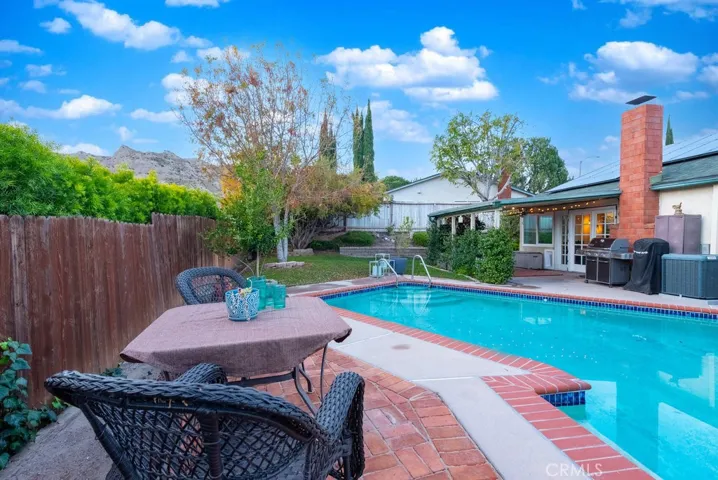 30341 Honeysuckle Hill Drive, Canyon Country, California 91387