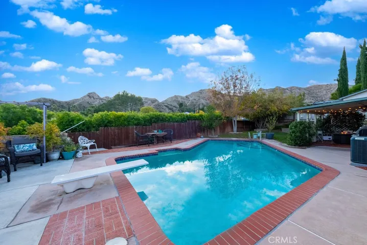 30341 Honeysuckle Hill Drive, Canyon Country, California 91387