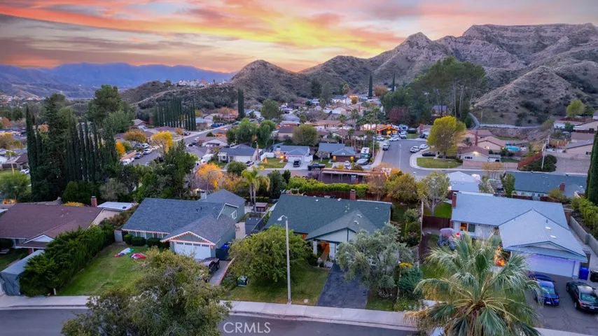 30341 Honeysuckle Hill Drive, Canyon Country, California 91387