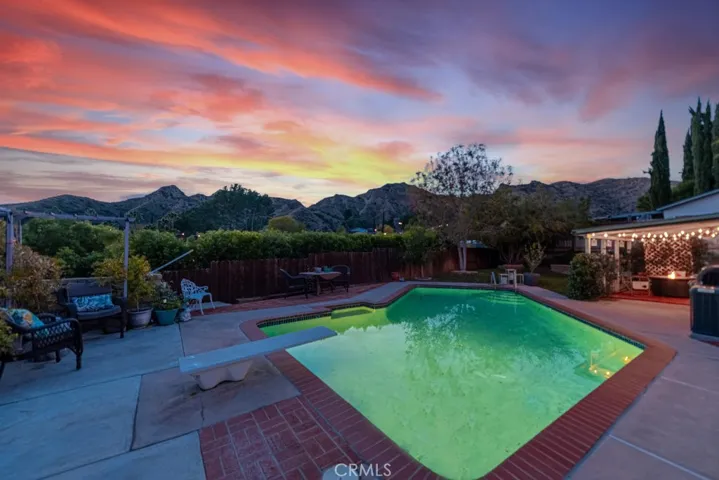 30341 Honeysuckle Hill Drive, Canyon Country, California 91387