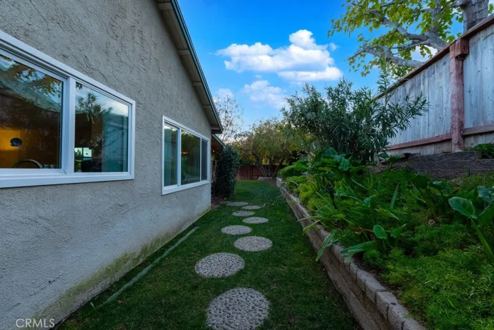 30341 Honeysuckle Hill Drive, Canyon Country, California 91387