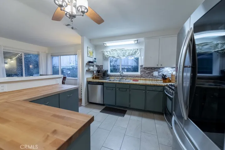 30341 Honeysuckle Hill Drive, Canyon Country, California 91387