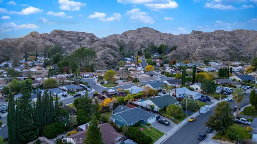30341 Honeysuckle Hill Drive, Canyon Country, California 91387