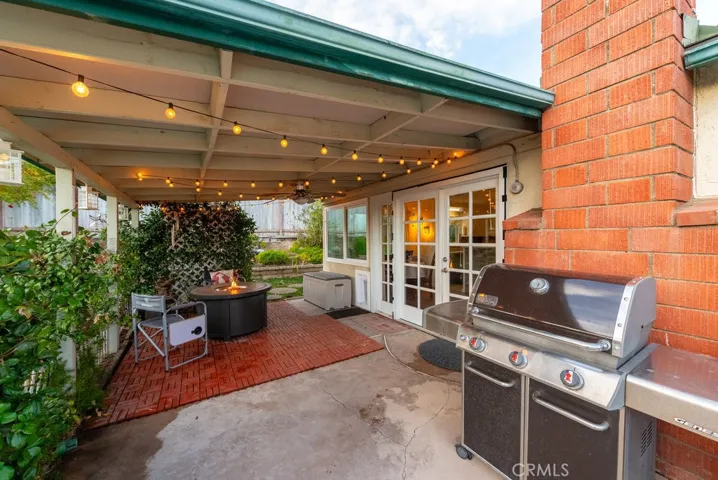 30341 Honeysuckle Hill Drive, Canyon Country, California 91387