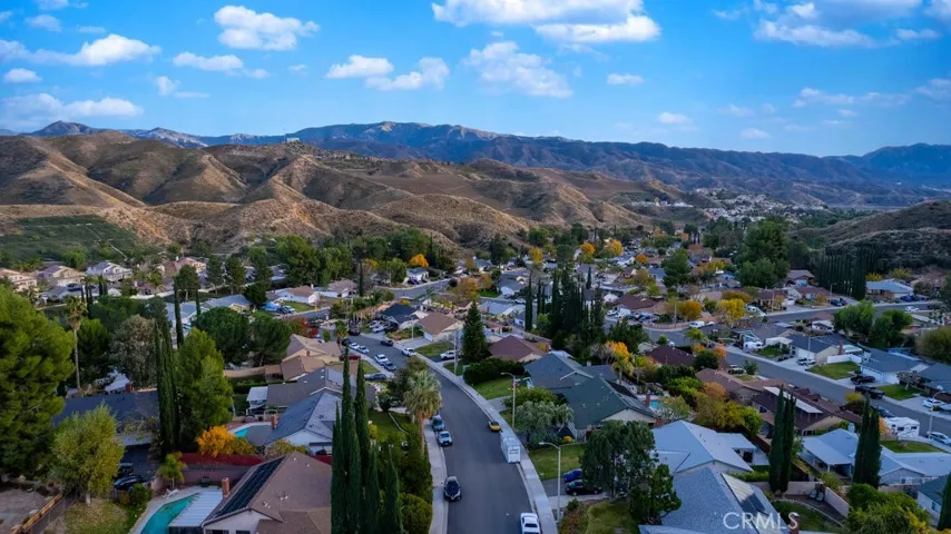 30341 Honeysuckle Hill Drive, Canyon Country, California 91387