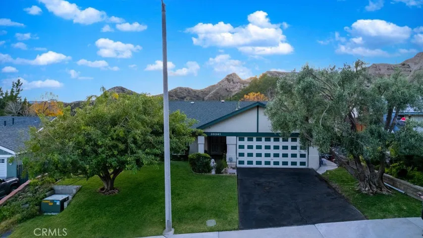30341 Honeysuckle Hill Drive, Canyon Country, California 91387