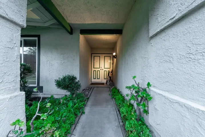 30341 Honeysuckle Hill Drive, Canyon Country, California 91387