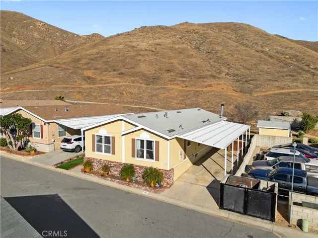 3700 Quartz Canyon Road 18, Riverside, California 92509