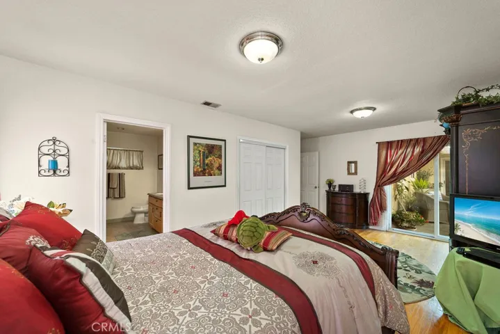 1452 N 1st Avenue, Upland, California 91786