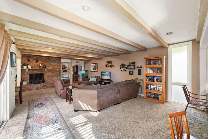 1452 N 1st Avenue, Upland, California 91786