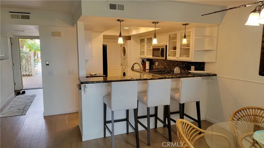 240 Calle Cuervo, San Clemente, California 92672