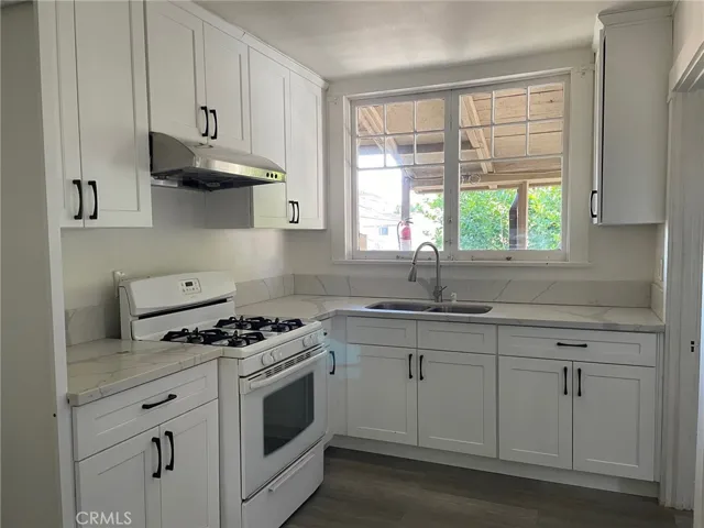 121 Acacia Avenue, Monrovia, California 91016