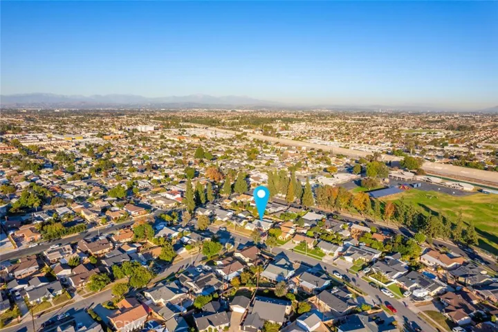 Great location close to shopping and restaurants