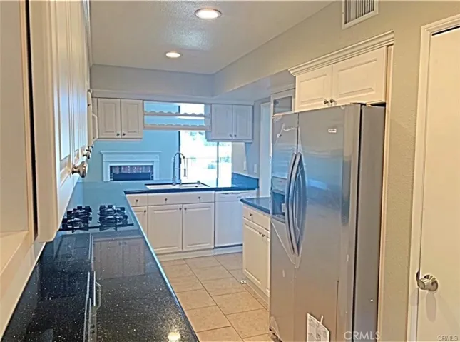 4315 Freedom Drive 5, Calabasas, California 91302