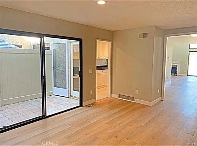 4315 Freedom Drive 5, Calabasas, California 91302